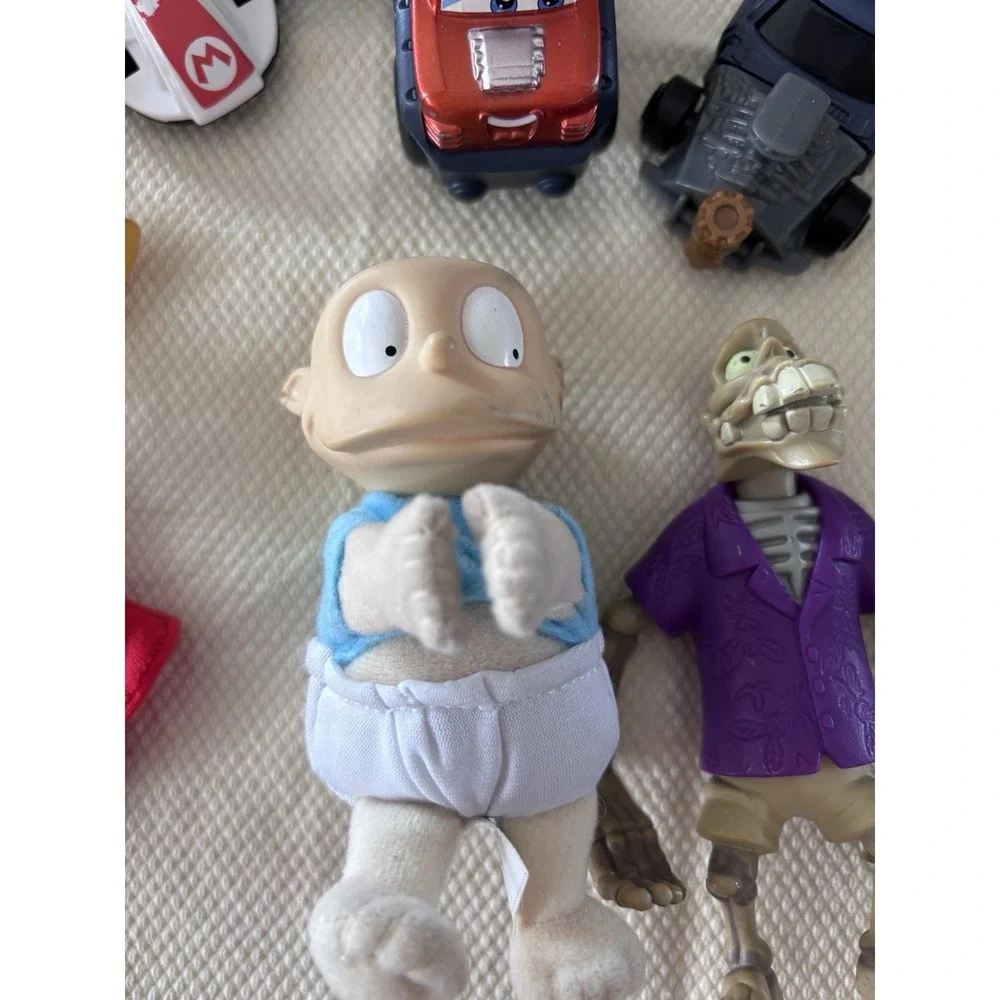 vintage toy collectors here‎ is a lot that has a little bit of everything 3475